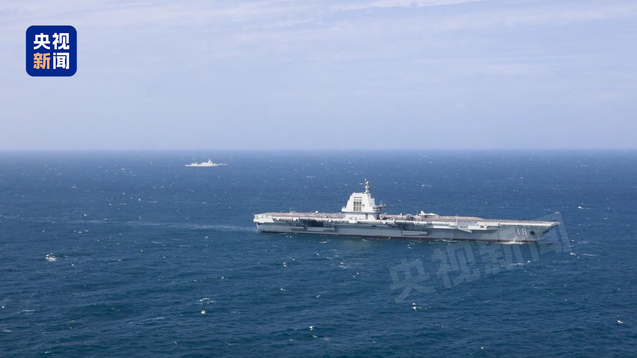 福建舰开展入列后首次海上实兵训练